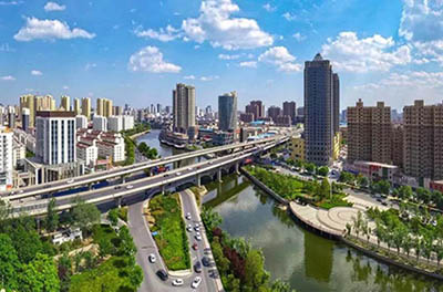 中国徒步网_一座城市的暖和！七大要害词解读烟台100项要点民生事项成果单